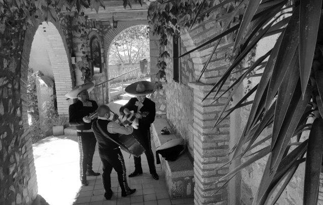 mariachis en Barcelona grupo de 3 músicos